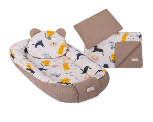 Kokon niemowlęcy z kocykiem i podusią  dla dziewczynki lub chłopca koty cappucino